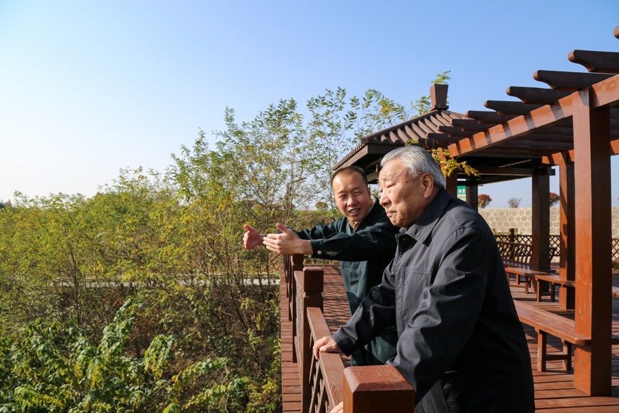 21-2019年10月，國家水利部原副部長王守強(qiáng)參觀金徽股份時盛贊：金徽股份是綠色礦山、文明礦山、美麗礦山。.jpg