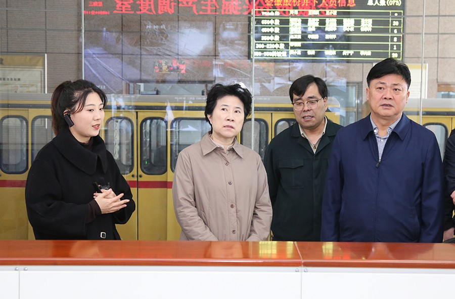 36-2023年3月，省生態(tài)環(huán)境廳黨組書記蘇君蒞臨金徽股份調(diào)研綠色礦山及“兩山”實(shí)踐創(chuàng)新基地建設(shè)情況。.jpg