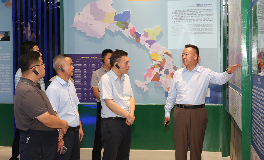 10.3-2022年08月，省科技廳副廳長牛振明蒞臨金徽股份指導(dǎo)工作。.jpg