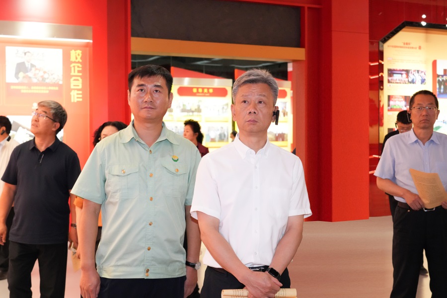 2024.06.23全國政協(xié)委員、省政協(xié)副主席、民盟甘肅省委會主委劉仲奎蒞臨金徽股份調(diào)研.jpg